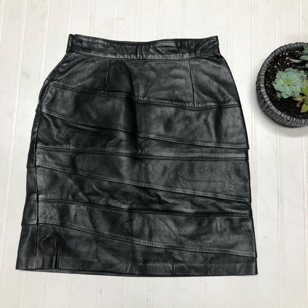 Vera Pelle Vegan Leather Patterned Mini Skirt